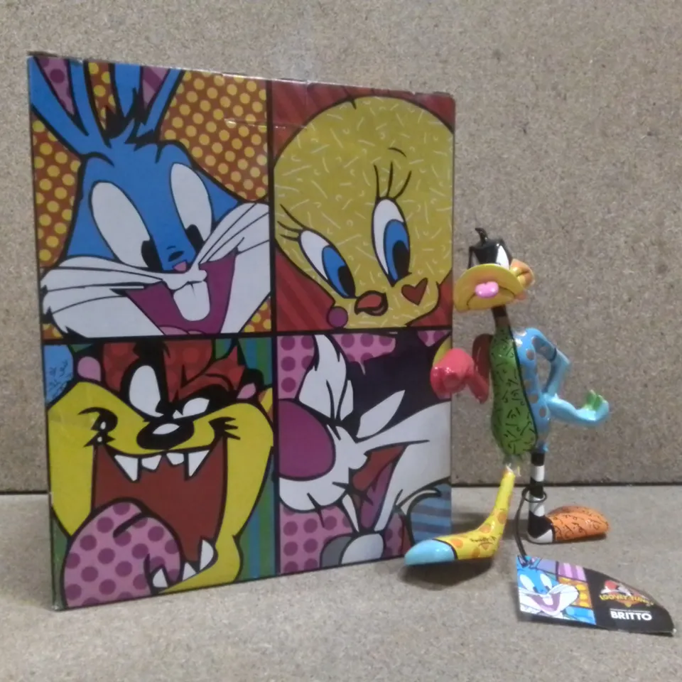 BOXED DAFFY DUCK STATUE