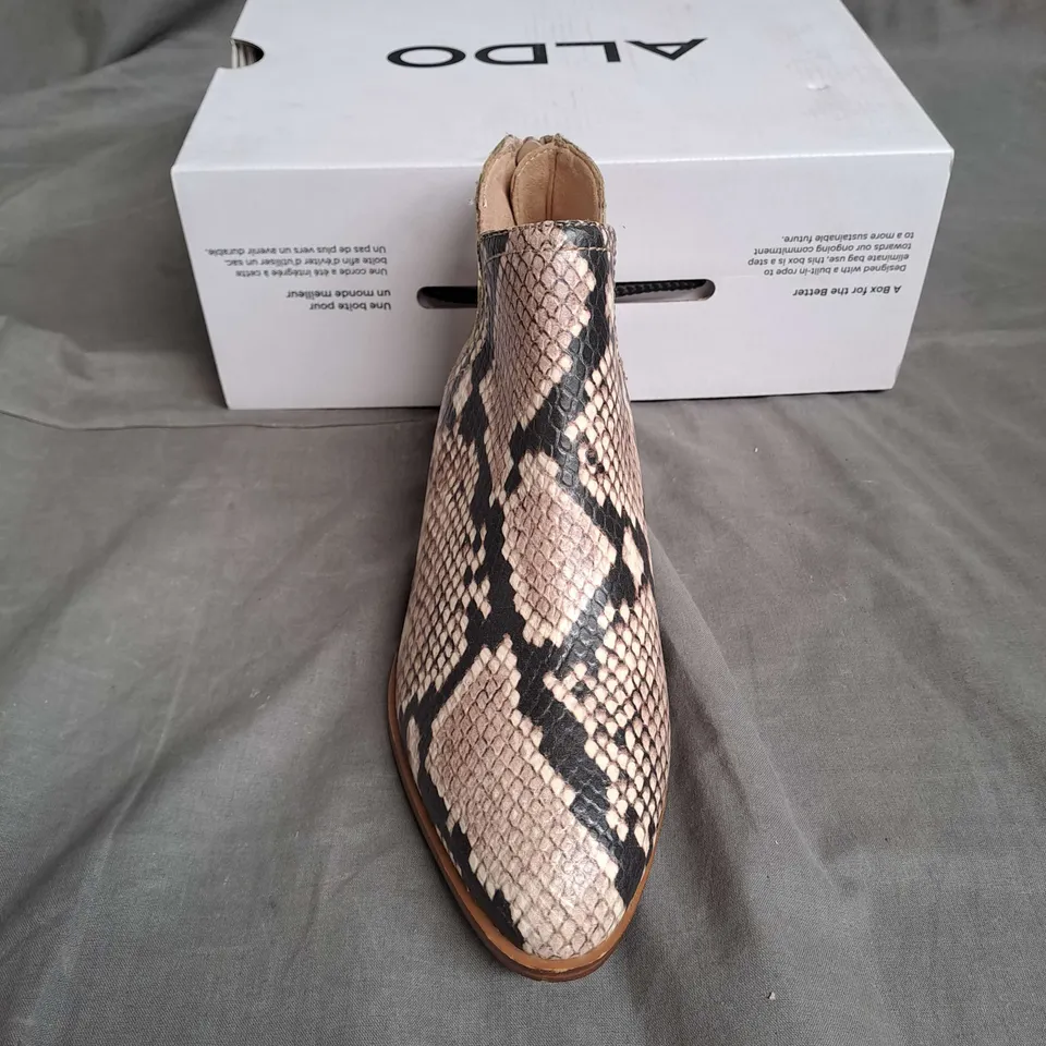 BOXED PAIR OF ALDO KAICA ANKLE BOOTS IN BEIGE ANIMAL SIZE 3