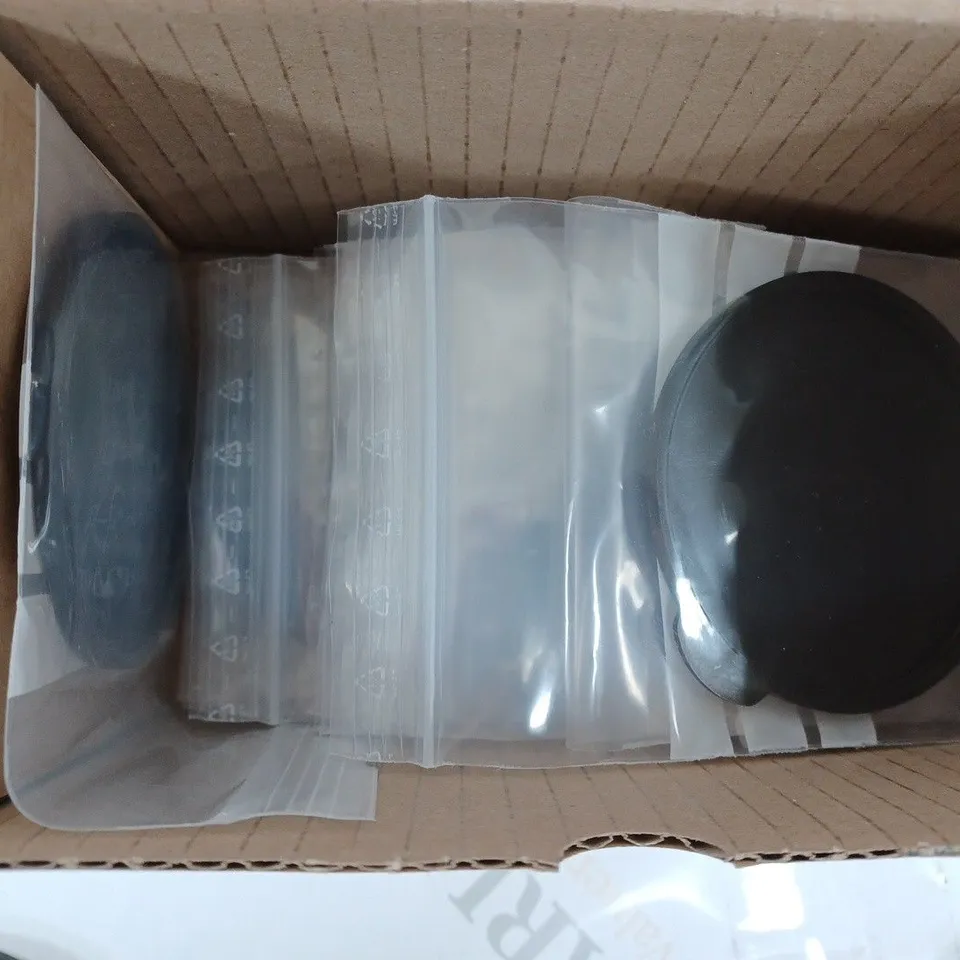 BOX OF APPROXIMATELY 70 BAMIX 400ML PLASTIC BEAKERS WITH APPROXIMATELY 12 BAMIX BLACK LIDS