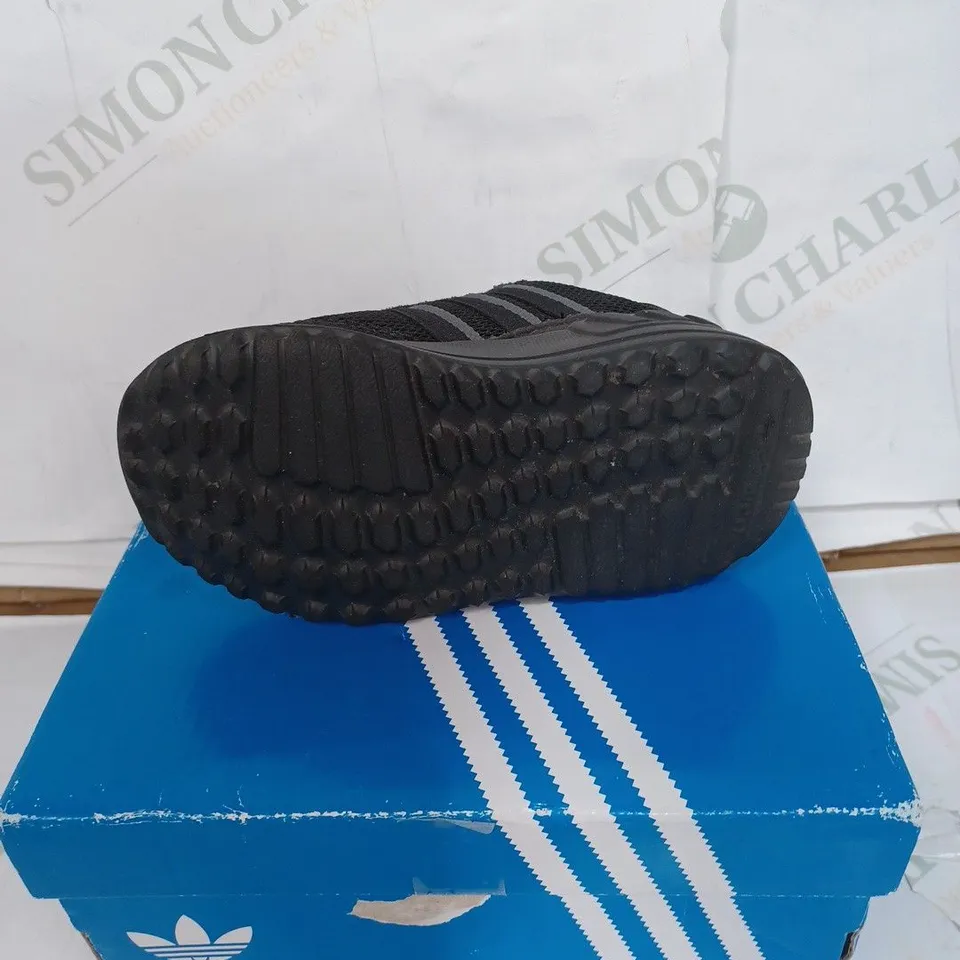 BOXED PAIR OF ADIDAS ORIGINALS FW8275 TODDLERS LITE TRAINERS - BLACK / SIZE: 6K UK 