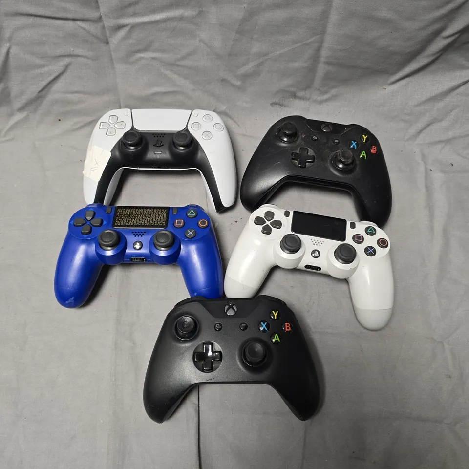 VIDEO GAME CONTROLLERS BUNDLE – PS5/PS4 & XBOX GAMEPADS (5 CONTROLLERS)