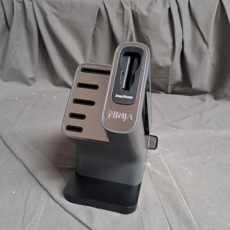 BOXED NINJA FOODI STAYSHARP KNIFE BLOCK WITH INTEGRATED SHARPENER K32005UK - COLLECTION ONLY