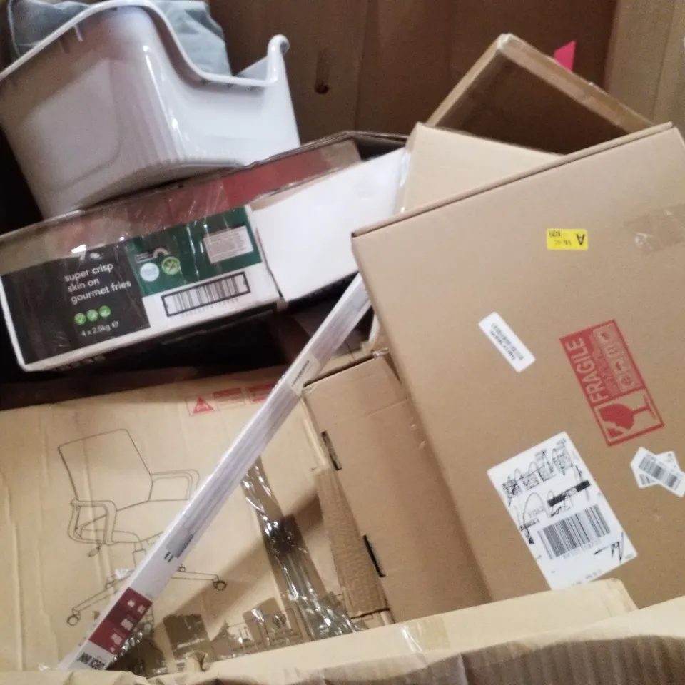PALLET CONTAINING ASSORTED PRODUCTS INCLUDING OFFICE CHAIR, TOILET SEAT, FOAM PET SOFA, SOLO PRESIDENT WIDTH ADJUSTABLE TOILET SEAT AND FRAME & ROLLER BLIND