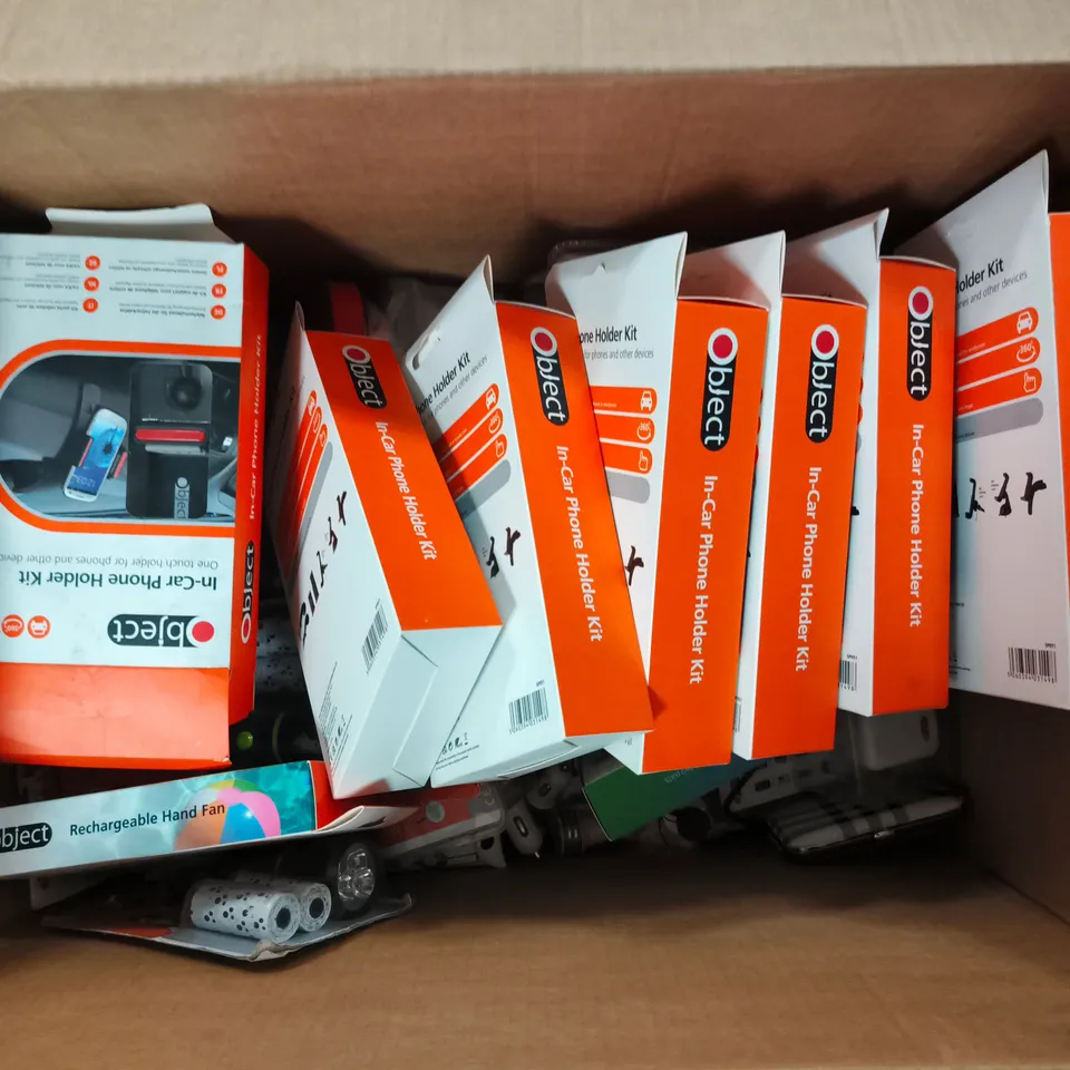 APPROXIMATELY 30 ASSORTED ITEMS TO INCLUDE PATCH PANDA USB CABLE, WASTE BAG DISPENSER WITH LED FLASHLIGHT, QUICK CHARGER, ETC