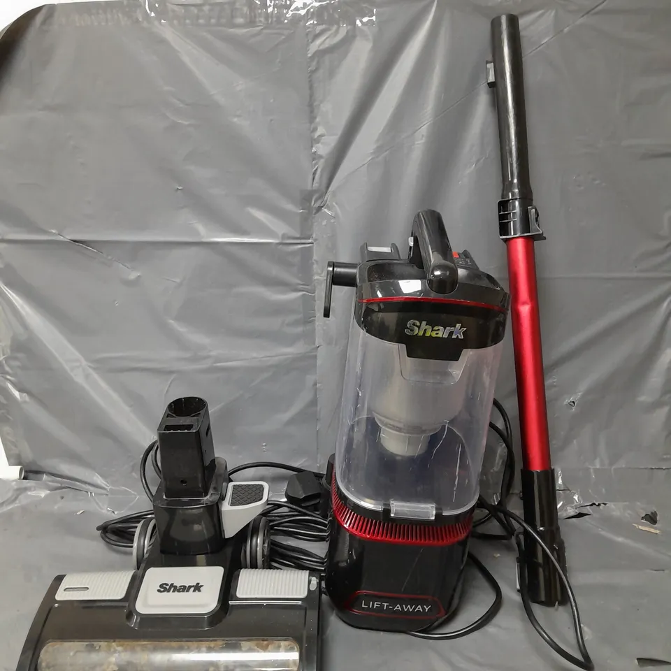 SHARK LIFT AWAY URIGHT VACUUM CLEANER RRP £269