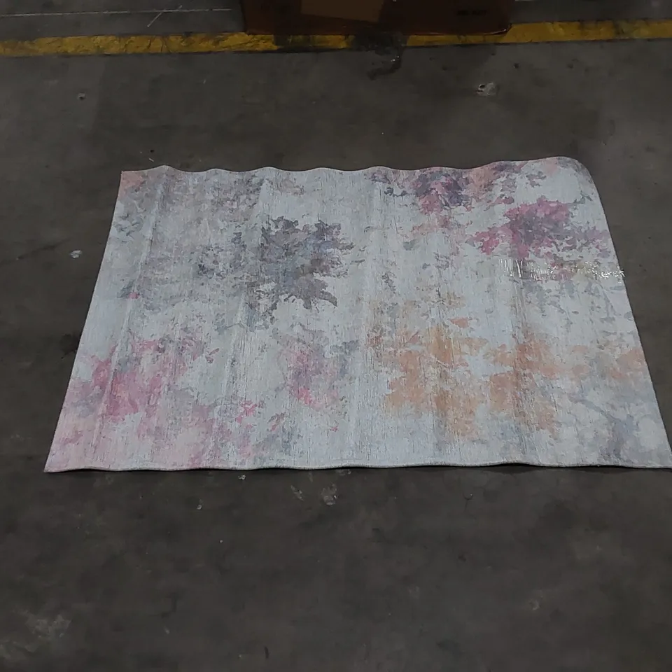 DESIGNER COLOURBLAST RUG // APPROX SIZE: 75 X 110cm