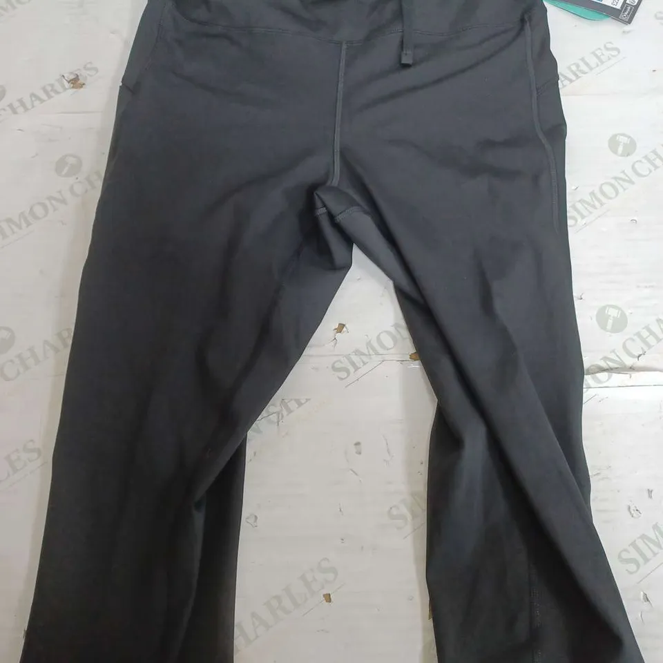 GOOD MOVE CROPPED LEGGINGS - SIZE 14