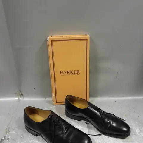 BOXED PAIR OF BARKER LUTON CAFT LACE UP BLACK SIZE 10