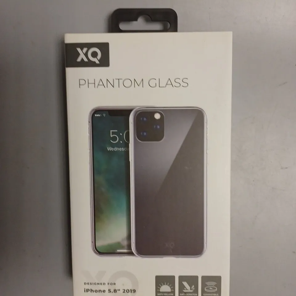 APPROXIMATELY 60 BRAND NEW BOXED XQISIT PHANTOM GLASS PROTECTIVE SMARTPHONE CASES FOR IPHONE 5.8" 2019 MODEL 
