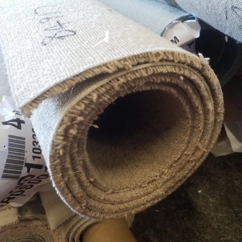 ROLL OF QUALITY 5M JOY CHUCKLE CARPET - 5×1.95M