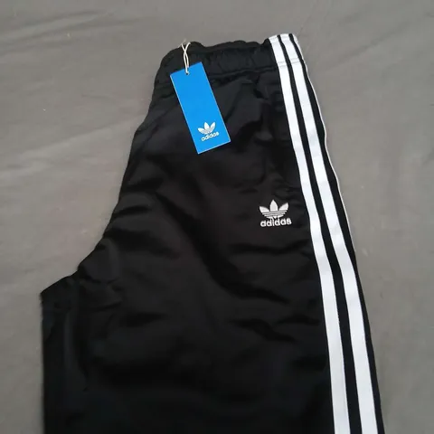 ADIDAS ORIGINAL TRACK PANTS SIZE 15-16 YEARS