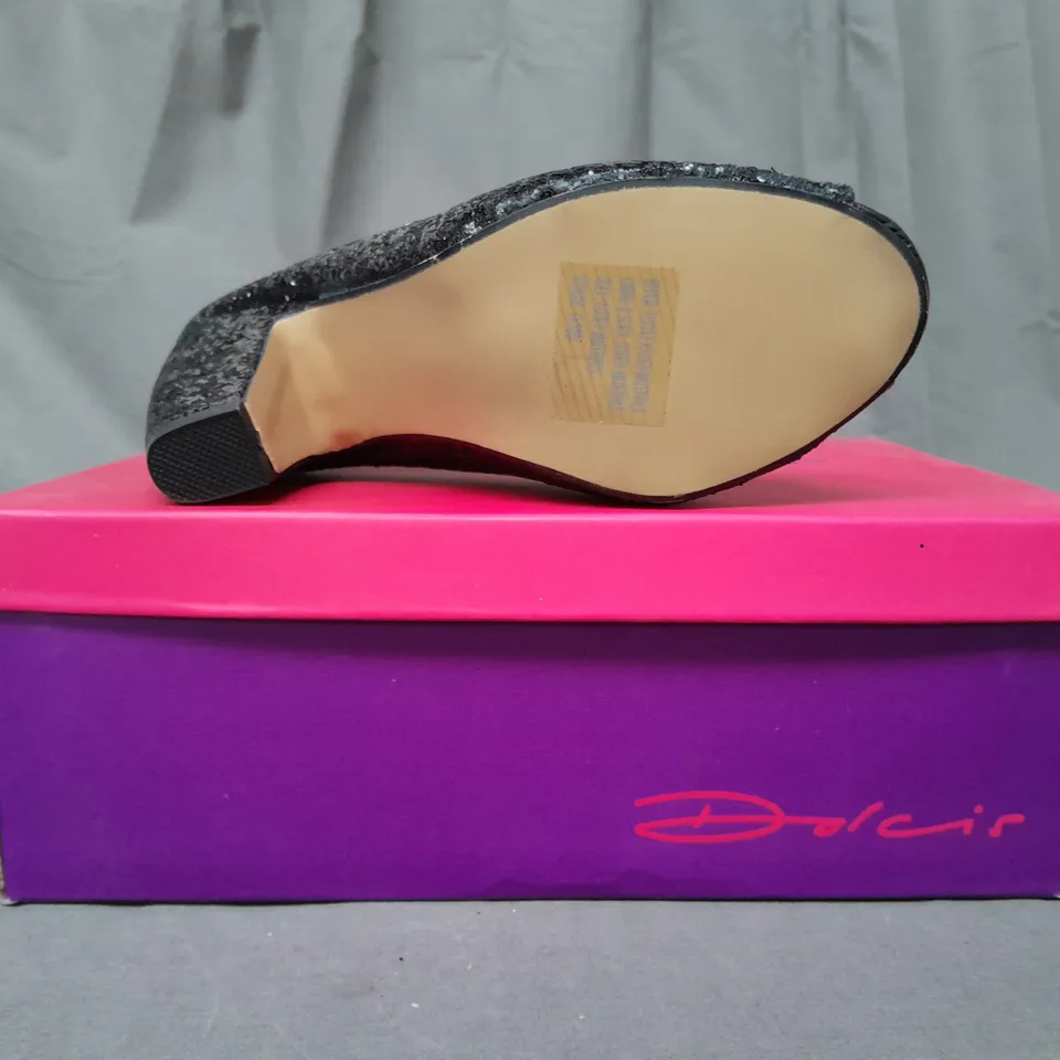BOXED PAIR OF DOLCIS OPEN TOE HEELED SHOES IN BLACK W. GLITTER EFFECT UK SIZE 3