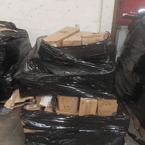 PALLET CONTAINING A VERY LARGE QUANTITY OF ASSORTED ARTIFICIAL CHRISTMAS TREES