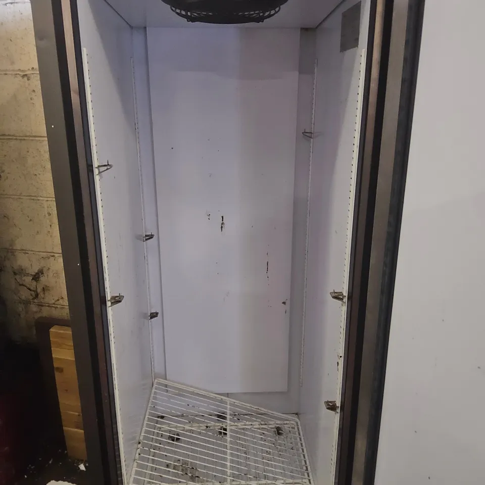 FISTER TALL COMMERCIAL FRIDGE FSL 400H