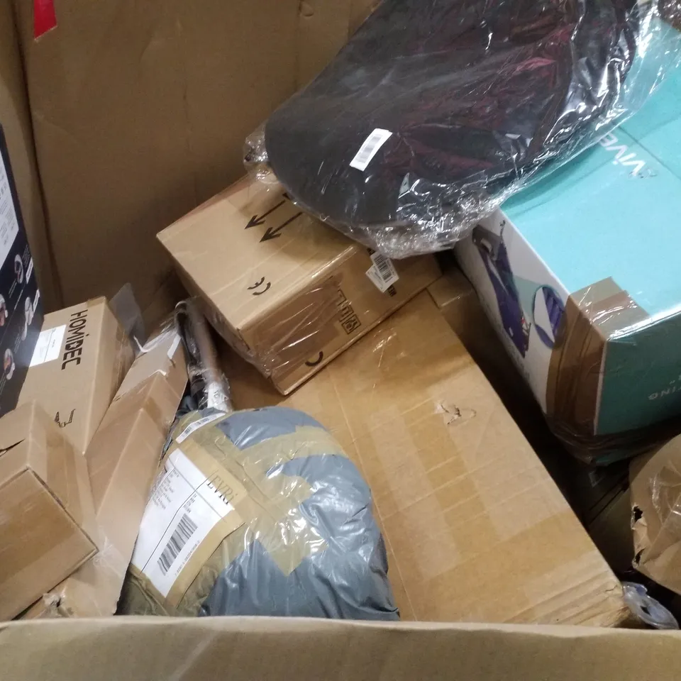 PALLET CONTAINING ASSORTED PRODUCTS INCLUDING FOLDING STOOL, CLOTHES DRYING RACK, ICE BATHTUB, TOILET SEAT & PRESSURE MATTRESS 8"