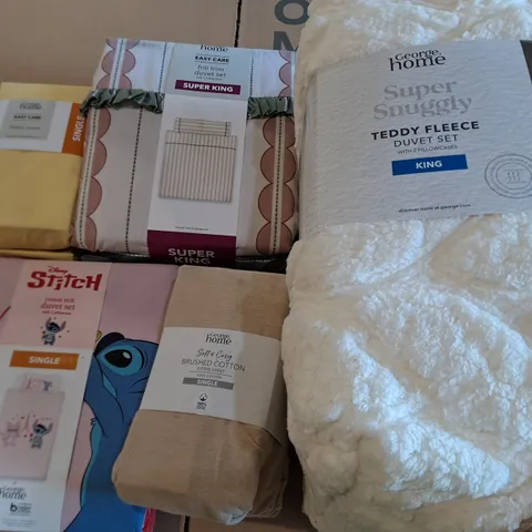BOX OF APPROXIMATELY 12 ASSORTED BEDDING AND SOFT FURNISHING  ITEMS TO INCLUDE - DISNEY STITCH DUVET SET SINGLE , FRILL TRIM DUVET SET SUPER KING , BRUSHED COTTON FITTED SHEET ETC