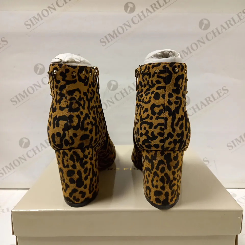 BOXED BRAND NEW MARC FISHER CLIENT STUDDED LEOPARD ANKLE BOOT SIZE 5.5