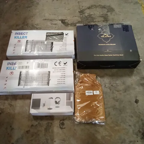 PALLET OF ASSORTED HOUSEHOLD GOODS & PRODUCTS TO INCLUDE; INSECT KILLERS, HEADPHONE HOLDER, HOT WATER BOTTLE ETC