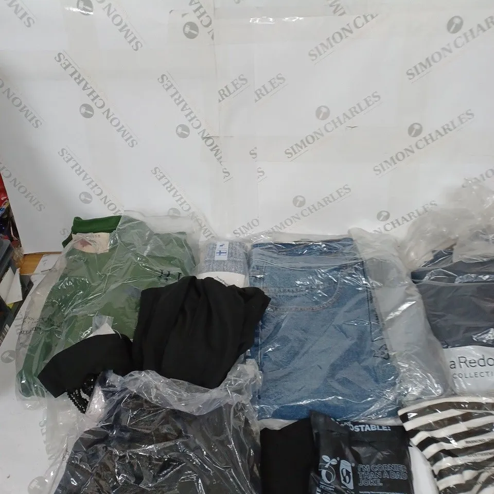 LARGE BOX OF ASSORTED CLOTHING ITEMS IN VARIOUS COLOURS AND SIZES INCLUDING TROUSERS , TOPS AND JUMPERS 