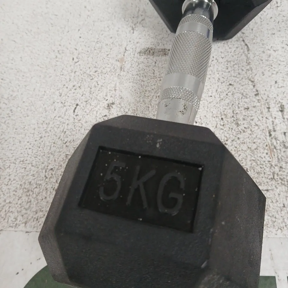 DUMBBELL 5KG HEX RUBBER-COATED – CHROME HANDLE