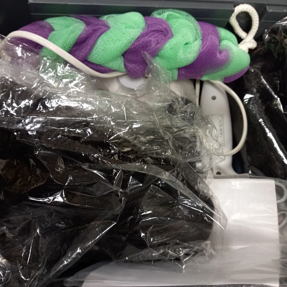 BOX OF APPROX 12 ASSORTED HEALTH AND BEAUTY ITEMS TO INCLUDE - ABSOLUTE BLISS SLEEP MASK - MIAANGE PRO MAKEUP BRUSH - NEW FASHION WEAVING CAP ECT