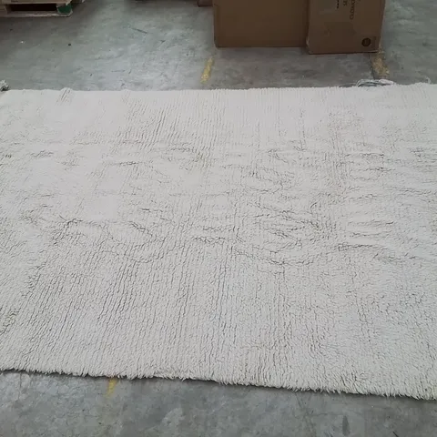 QUALITY DESIGNER AREA RUG // APPROX SIZE: 210 X 310 cm