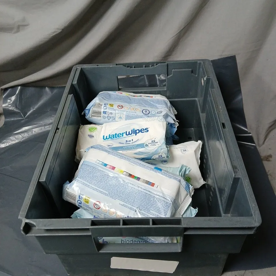 APPROXIMATELY 9 X BABY/WET WIPES