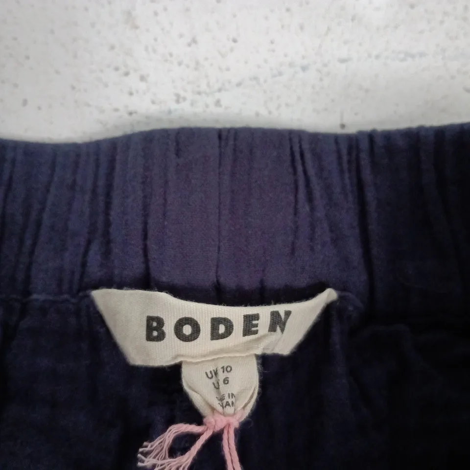 BODEN NAVY DRAWSTRING SHORTS, UK 10 (US 6) – MADE IN VIETNAM