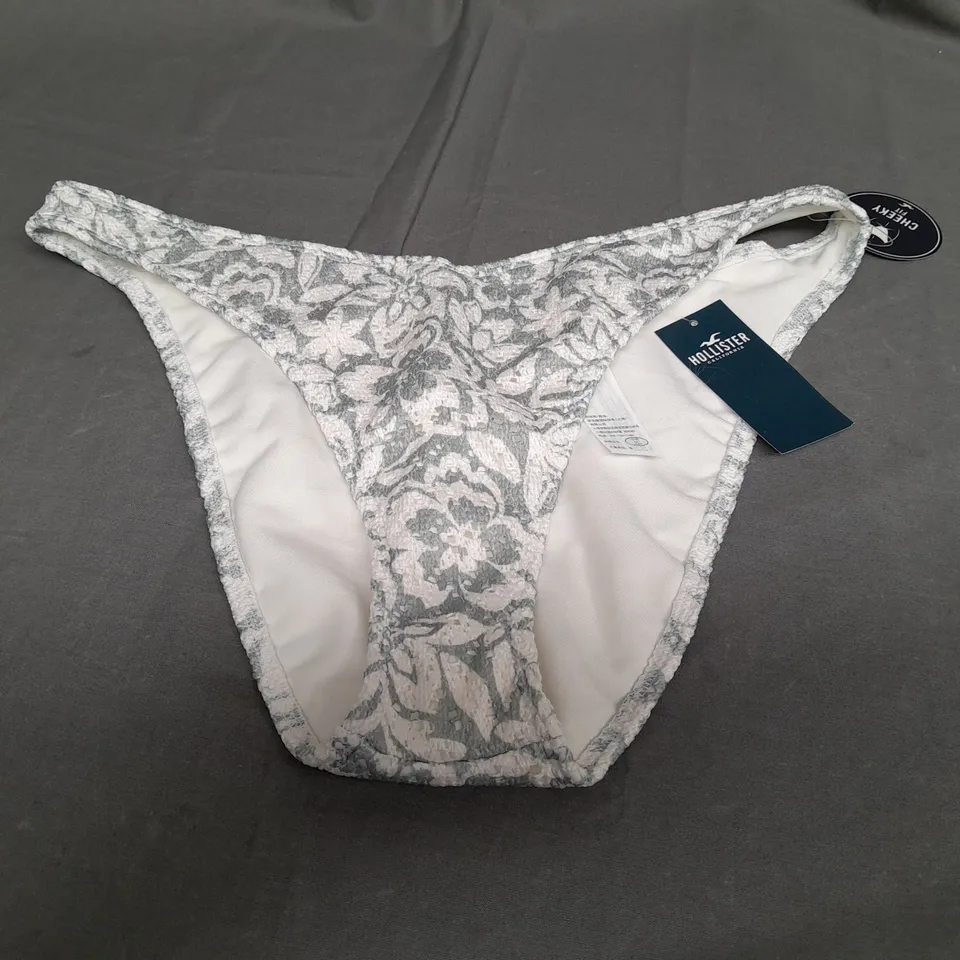HOLLISTER CHEEKY FIT SWIM SUIT PANTS - MEDIUM