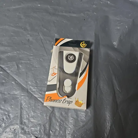 PALLET OF APPROXIMATELY 10 BOXES OF ASSORTED ITEMS INCLUDING PHONES TRAP , VARIOUS JIGSAWS AND LOVE YOU STICKER 