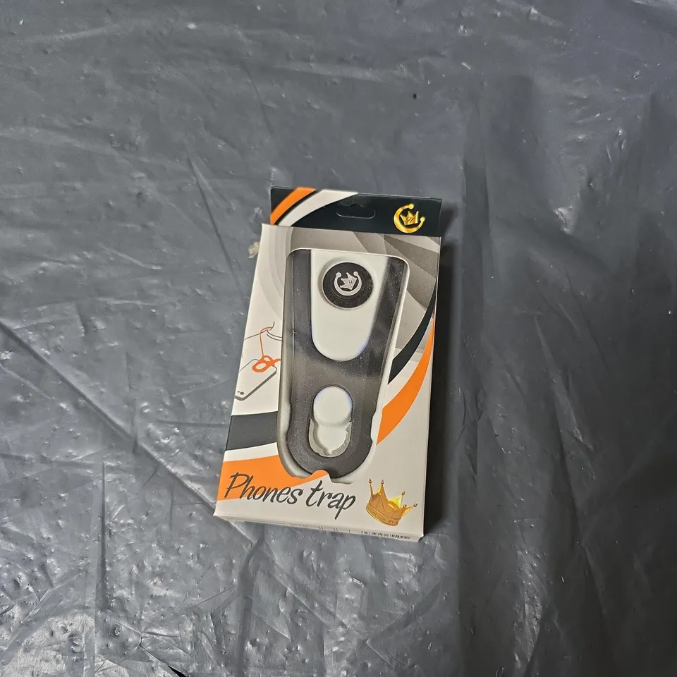 PALLET OF APPROXIMATELY 10 BOXES OF ASSORTED ITEMS INCLUDING PHONES TRAP , VARIOUS JIGSAWS AND LOVE YOU STICKER