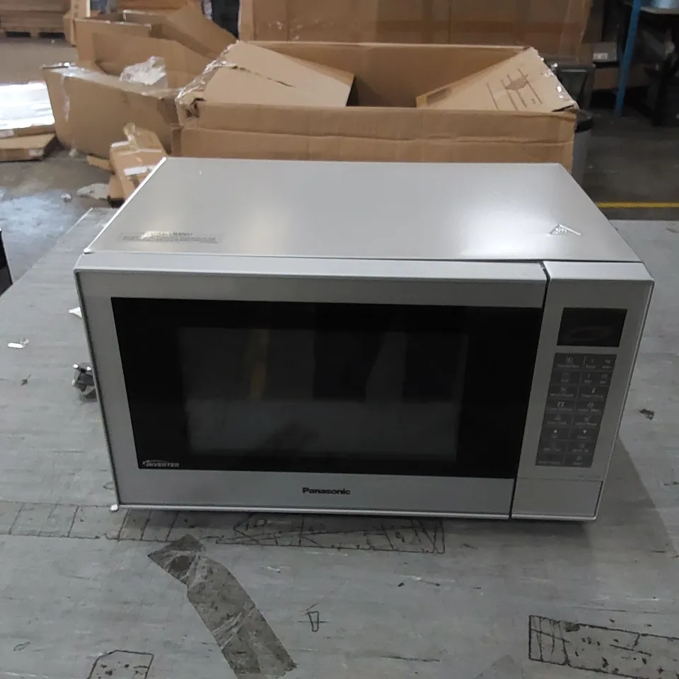 PANASONIC MICROWAVE OVEN NN-CT57JM