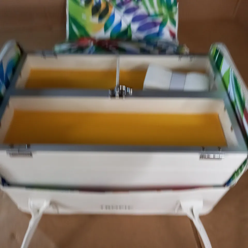 TROPIC CARRY BAG WITH MULTI COMPARTMENT CASE