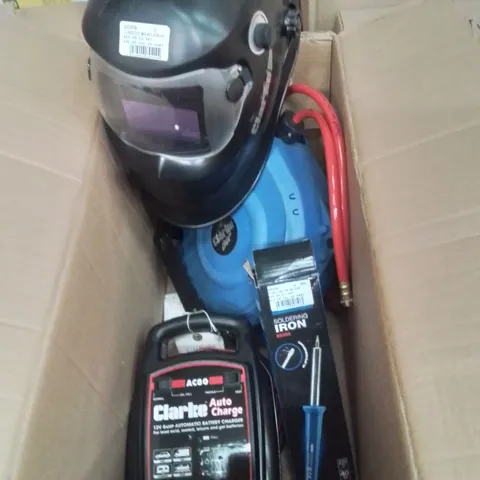 MIXED BOX OF TOOLS TO INCLUDE: CLARKE WELDING MASK, SOLDERING IRON, 9M RETRACTABLE AIR HOSE REEL, 12V AUTOMATIC BATTERY CHARGER