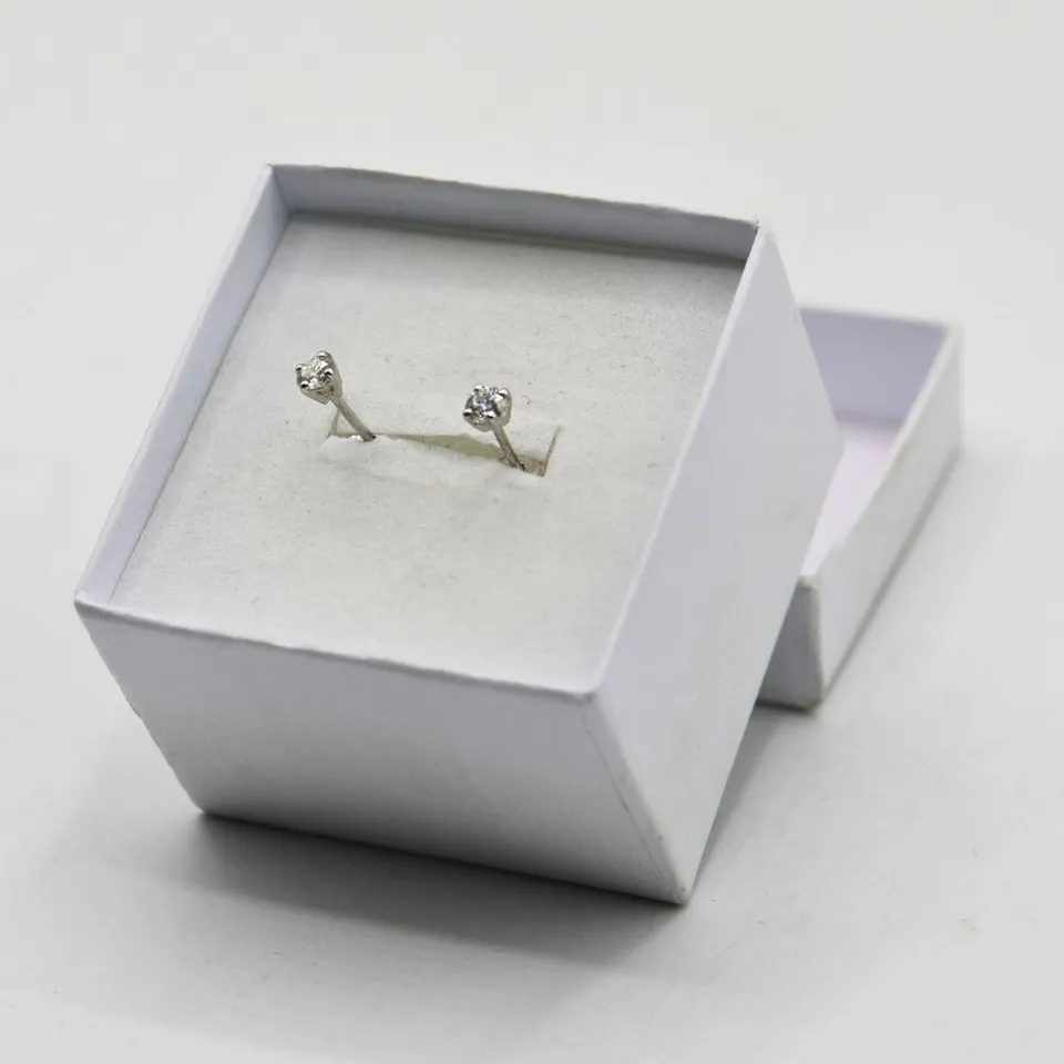 PLATINUM STUD EARRINGS SET WITH NATURAL DIAMONDS