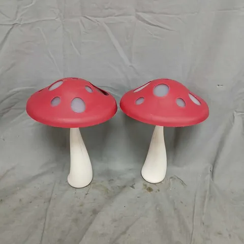 APPROXIMATELY 6 SET OF TWO SOLAR MUSHROOM STAKE LIGHTS
