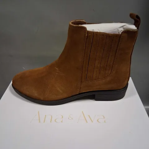 BOXED ANA AND AVA COGNAC SIZE 39