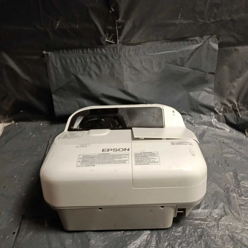 EPSON LCD PROJECTOR - DAMAGE TO TOP CASING 