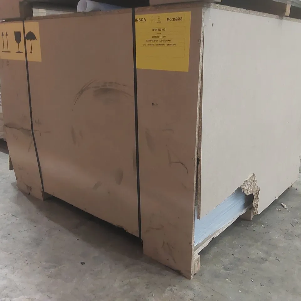 PALLET CONTAINING COMMERCIAL DISPLAY UNIT PARTS