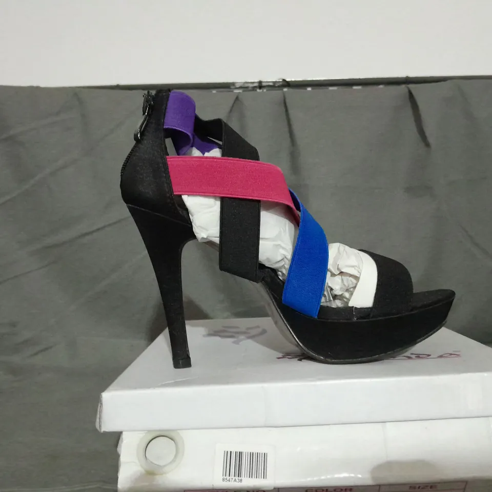 APPROXIMATELY 9 BOXED PAIR OF LAVANDA HEELED SANDALS SHOES IN VARIOUS SIZES TO INCLUDE SIZE 38EU 