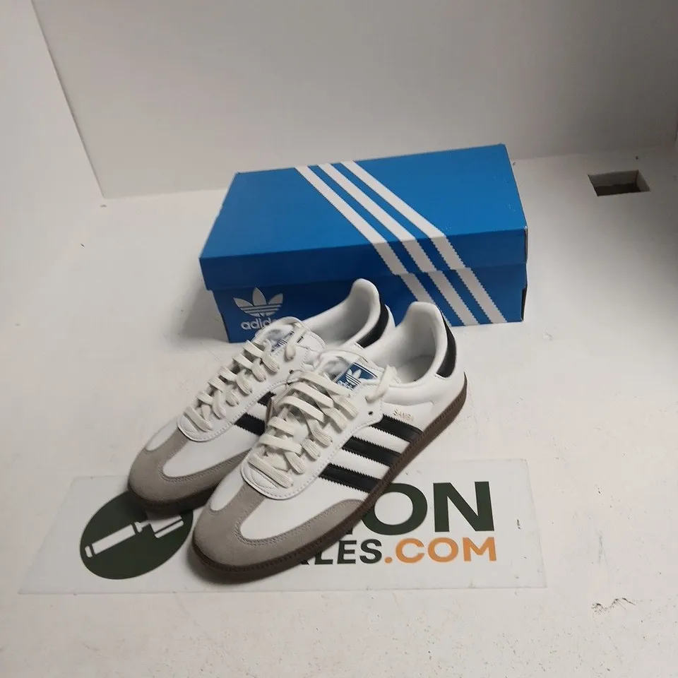 ADIDAS SAMBA OG TRAINERS – UK 8.5 (US 9) – WHITE/BLACK