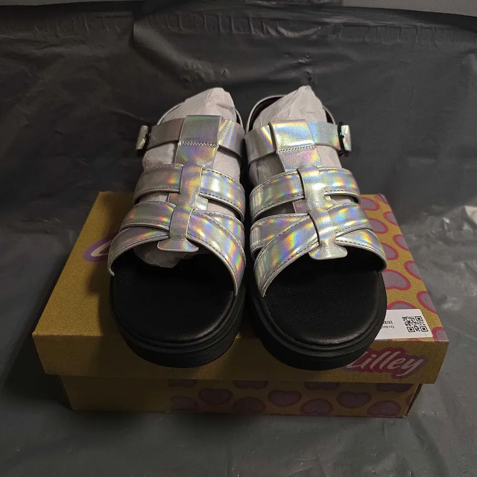 BOXED PAIR OF LILLEY OPEN TOE SANDALS - UK SIZE 3