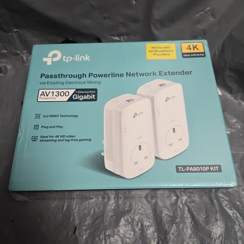 TP-LINK AV1300 GIGABIT PASSTHROUGH POWERLINE STARTER KIT TL-PA8010P KIT