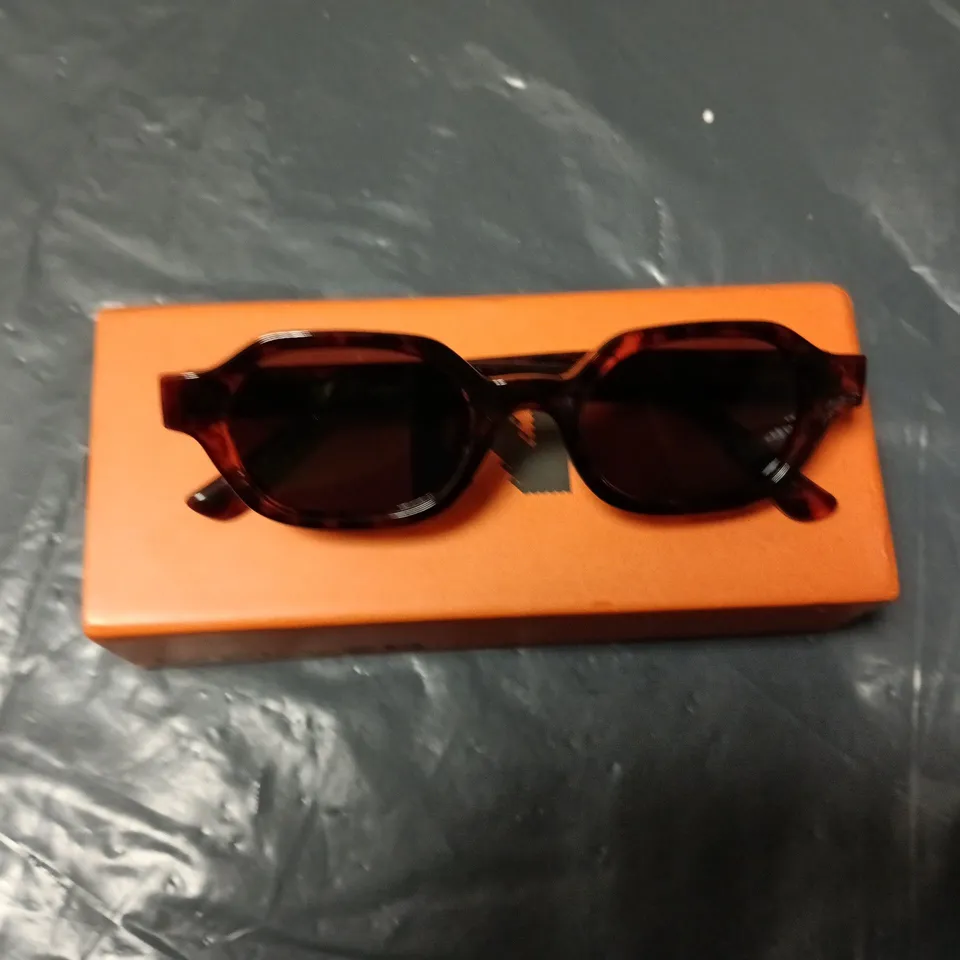 MELLER SUNGLASSES – TORTOISESHELL FRAME