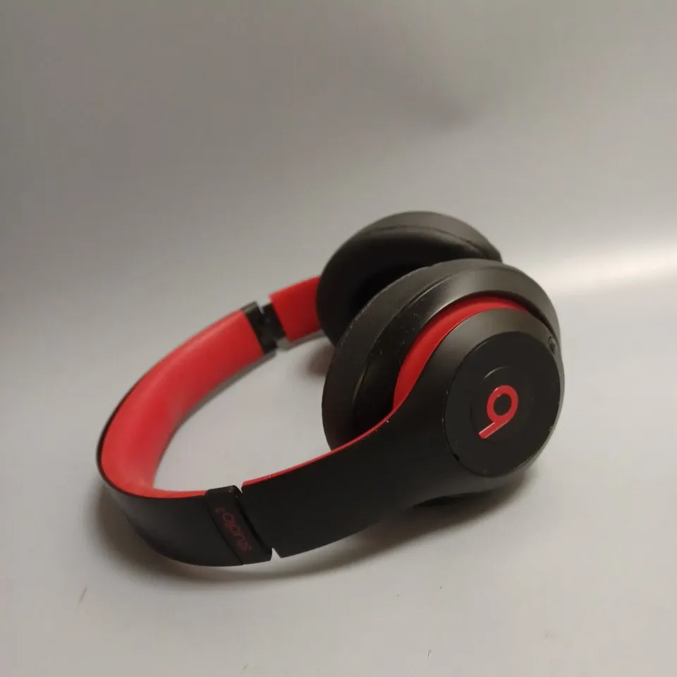BEATS STUDIO 3 WIRELESS HEADPHONES 