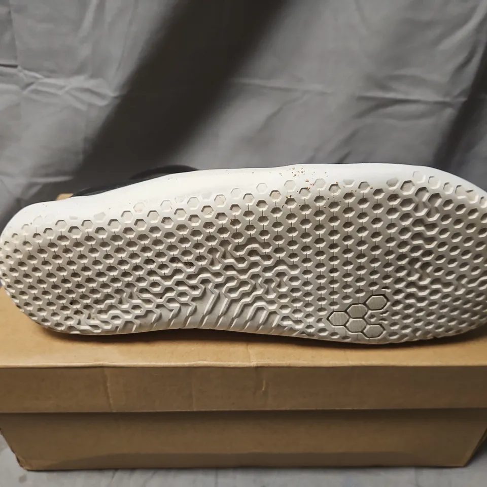 BOXED VIVOBAREFOOT GOBI II SNEAKER PREMIUM CANVAS – OBSIDIAN TEXTILE, UK 9 (EU 43) – MEN'S