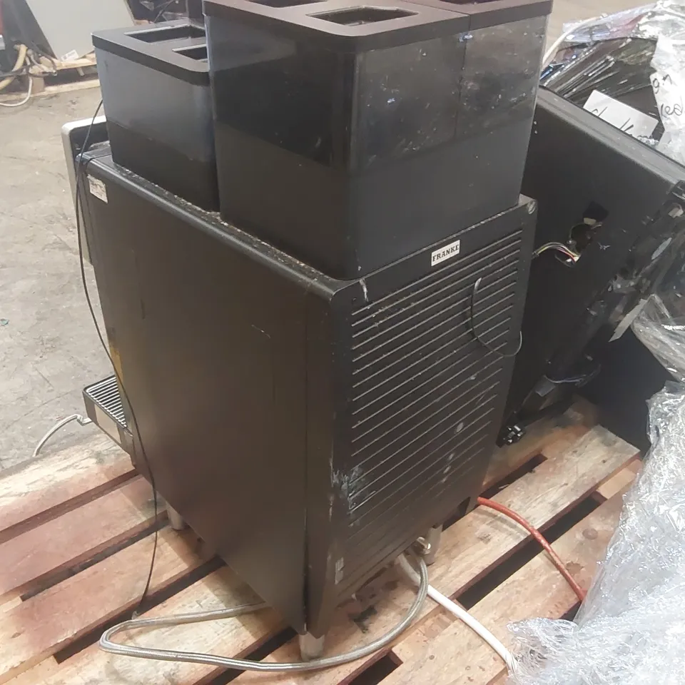 FRANKE A600 COMMERCIAL COFFEE MACHINE WITH MILK CHILLER (2 ITEMS)