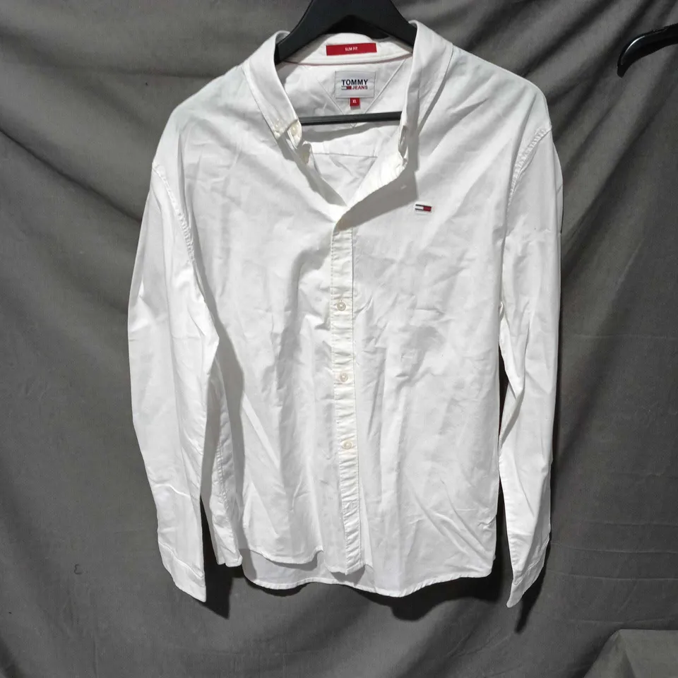 TOMMY JEANS SLIM FIT WHITE SHIRT – MEN'S XL