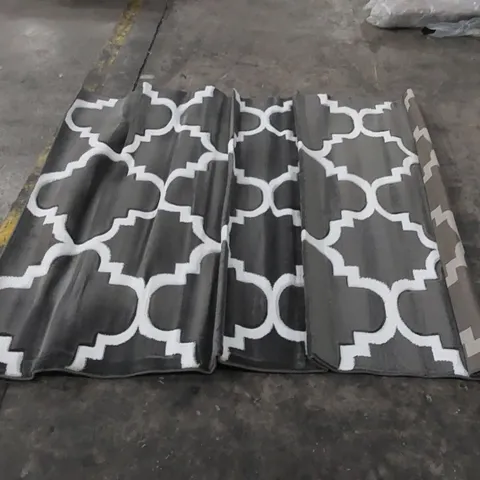 MODERN TRENDZ RUG - GREY // SIZE: 160 X 220cm