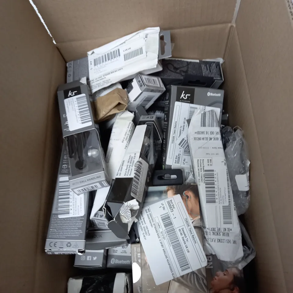 BOX OF APPROXIMETLY 32 KITSOUND EARPHONES 